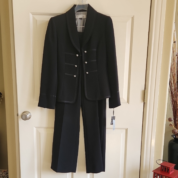 TAHARI LEVINE Other - TAHARI Black Women's Two-Piece Dressy Suit - Blazer & Pants